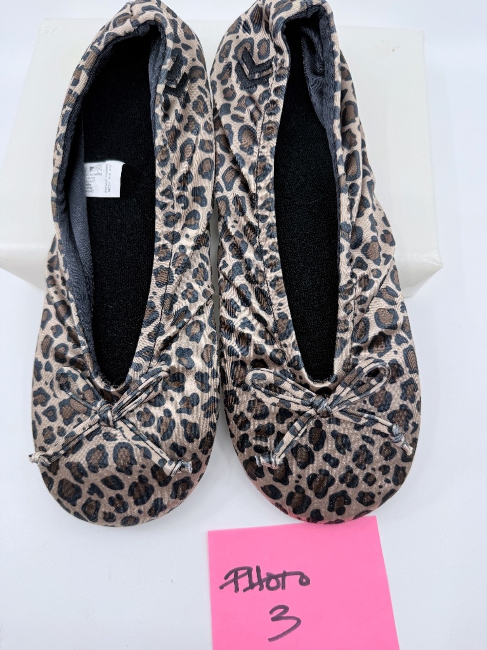 Isotoner Leopard Slippers Print Size Medium (6 1/2-7 1/2)